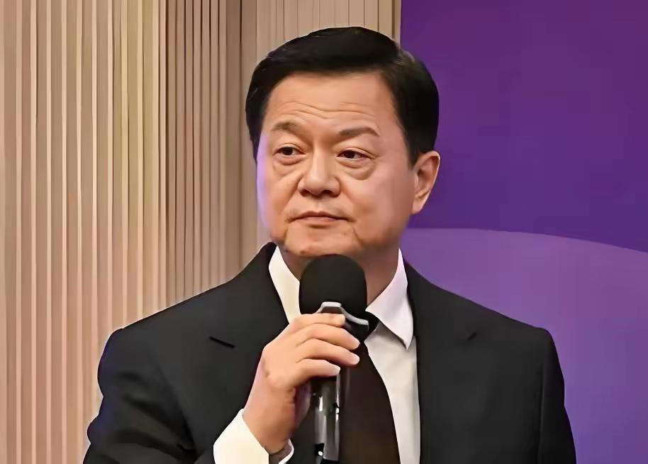 台名嘴周锡玮表示：谁讲不该清算日本人的罪行就是叛徒。日本历史上就是侵略者，现在又
