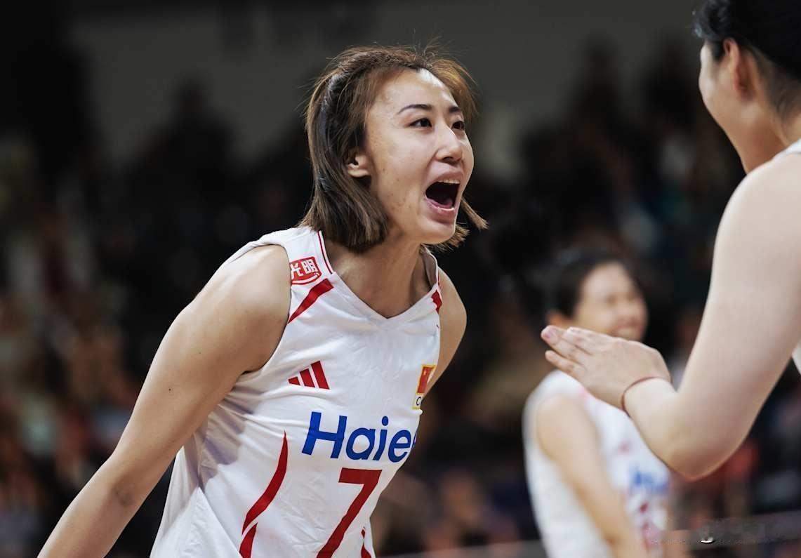女排世联赛🇨🇳女排对阵🇧🇷女排
        女排世联赛🇹🇷站，中