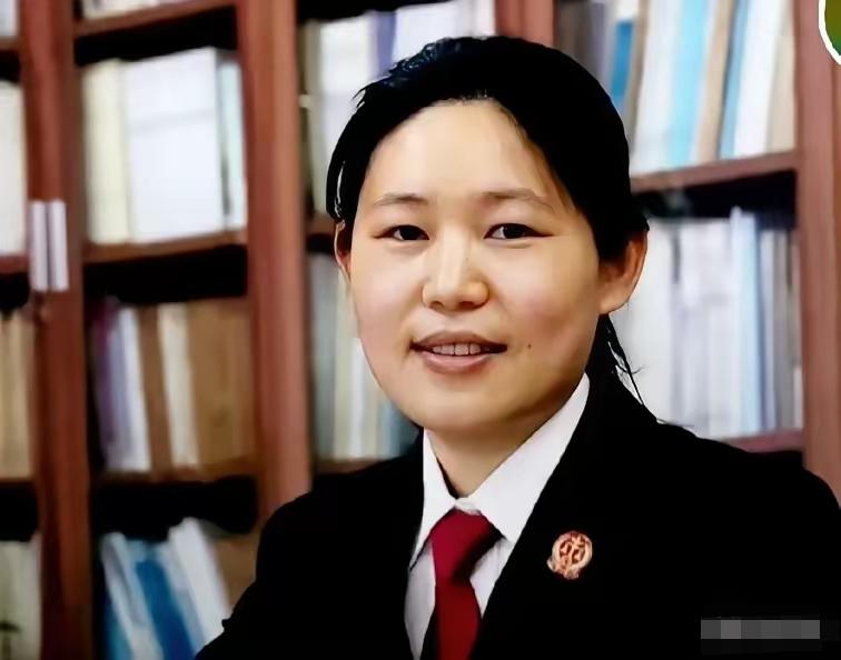 4月30日消息，湖南省长沙市雨花区人民法院审判委员会委员、一级法官秦晓梅因涉嫌严