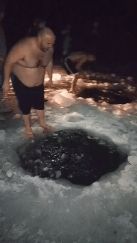 冬泳，脂肪多的占优势