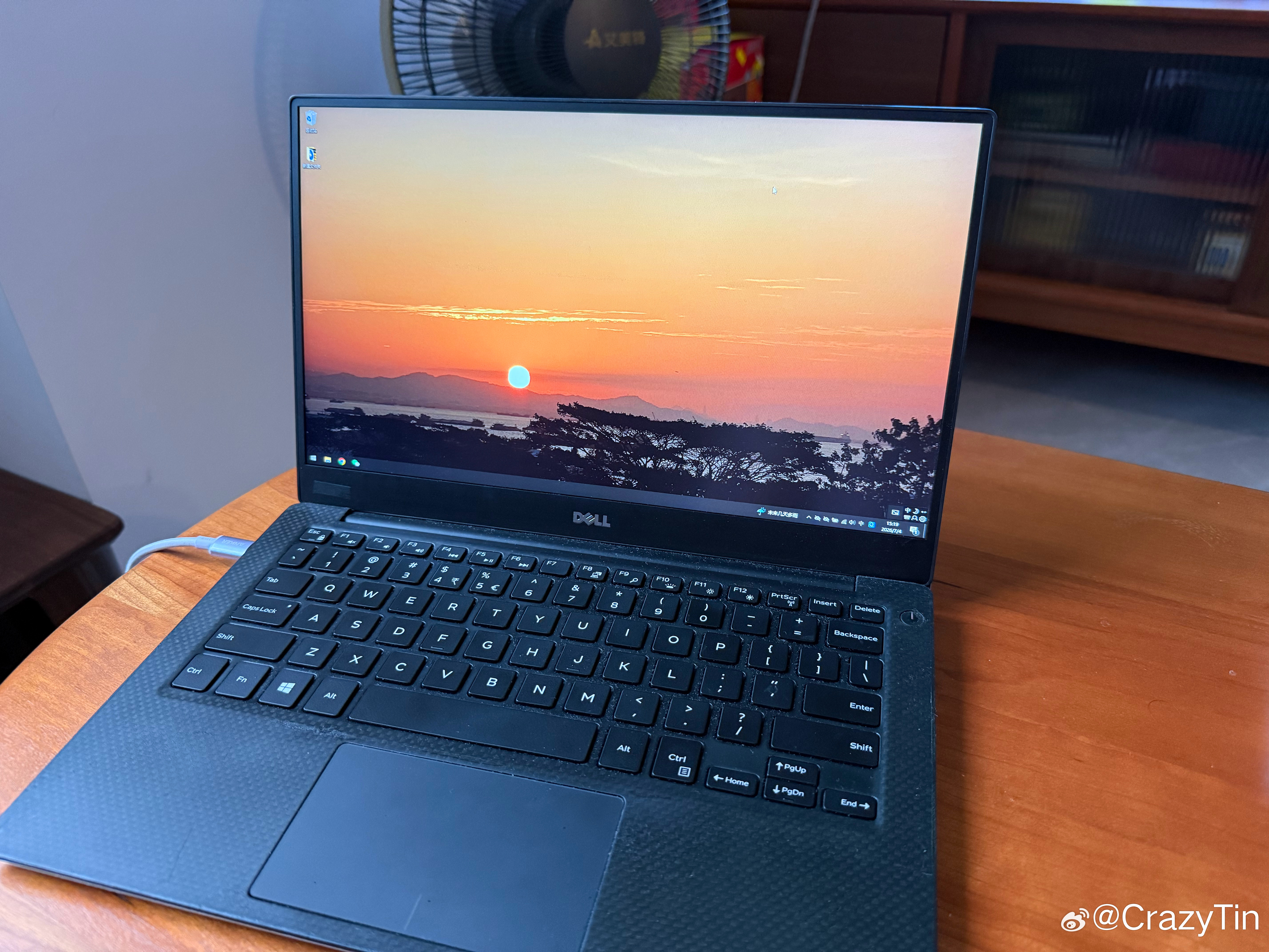 骂骂捏捏说 win 不耐用的我突然发现这台 XPS 是 2017 年的，快 10