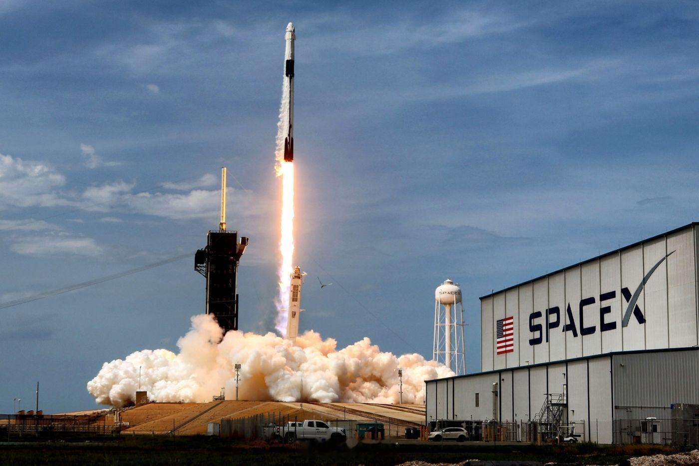 马斯克成首位万亿富翁SpaceX完成史上最大IPO现在才理解马斯克的“马云去哪儿
