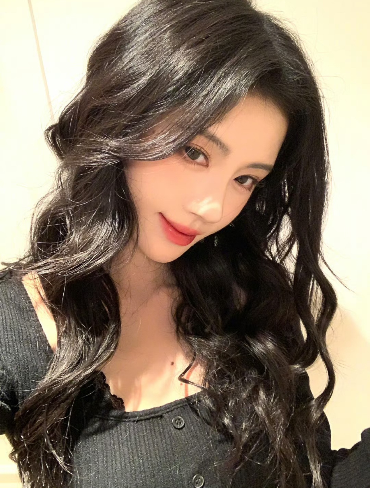 我觉得大家应该喜欢看我的自拍 