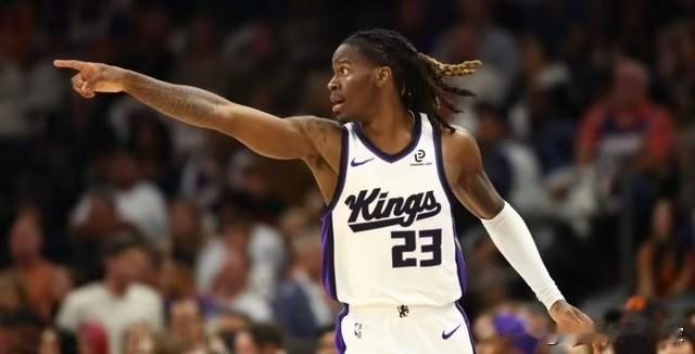 湖人瞄准新目标！询价国王3D后卫埃利斯

据记者报道，湖人已就交易国王后卫埃利斯