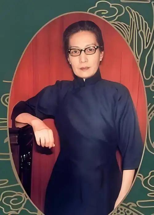 林徽因说：“让女人终生忘不掉的两个男人：一个是情窦初开之后，给过她风花雪月的男人
