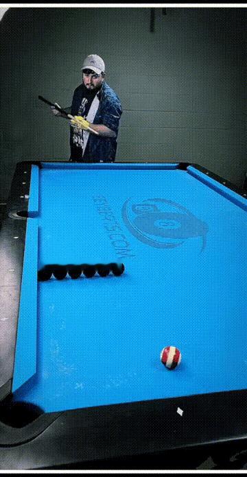 大哥打球的轨道，估计连牛顿都算不准。