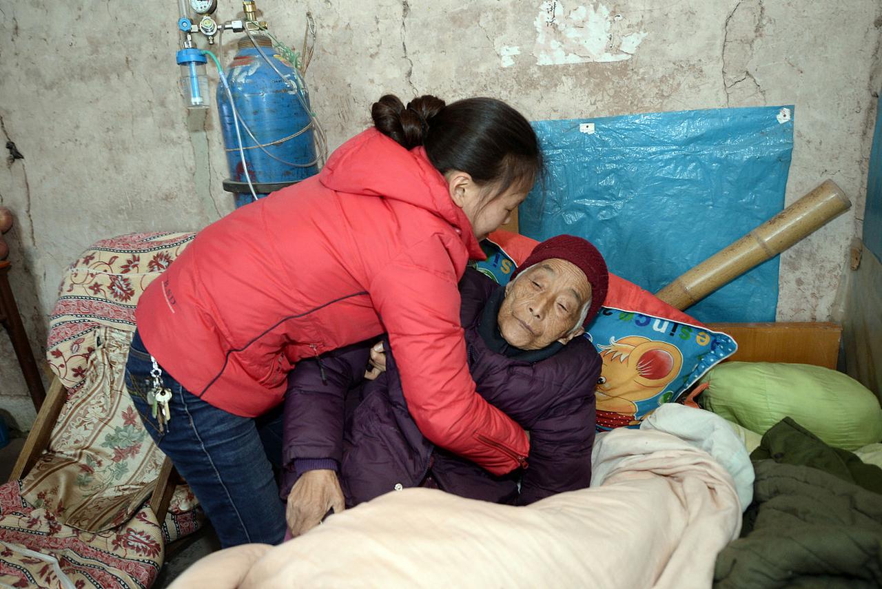女儿没有得娘家家产，有没有赡养老人义务？
       女儿没有得到家产，没有赡