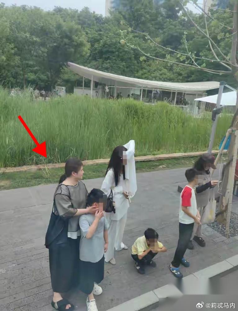 沈腾老婆，王琦。 现在网上都说她不自律。 44岁，168的身高，体重可能过了16