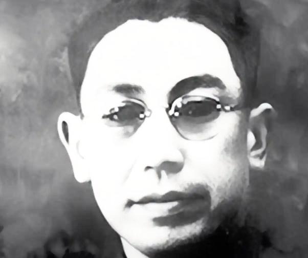 1948年深夜，毛人凤带特务突袭郭汝瑰家，想找“通共”证据。一进门全傻眼：堂堂中