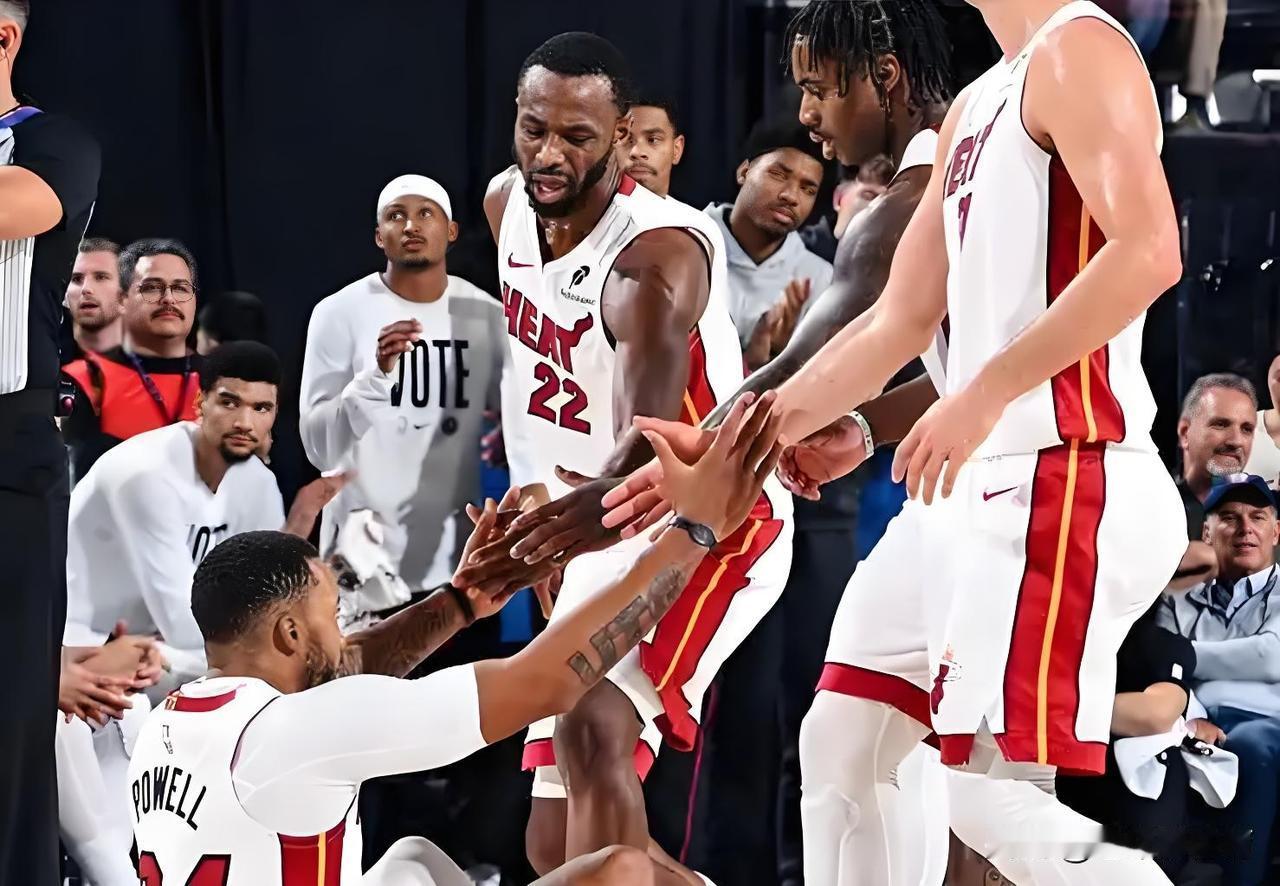 热火本赛季的最大功臣不是鲍威尔，而是他！
新赛季，在没有希罗的情况下，热火队取得