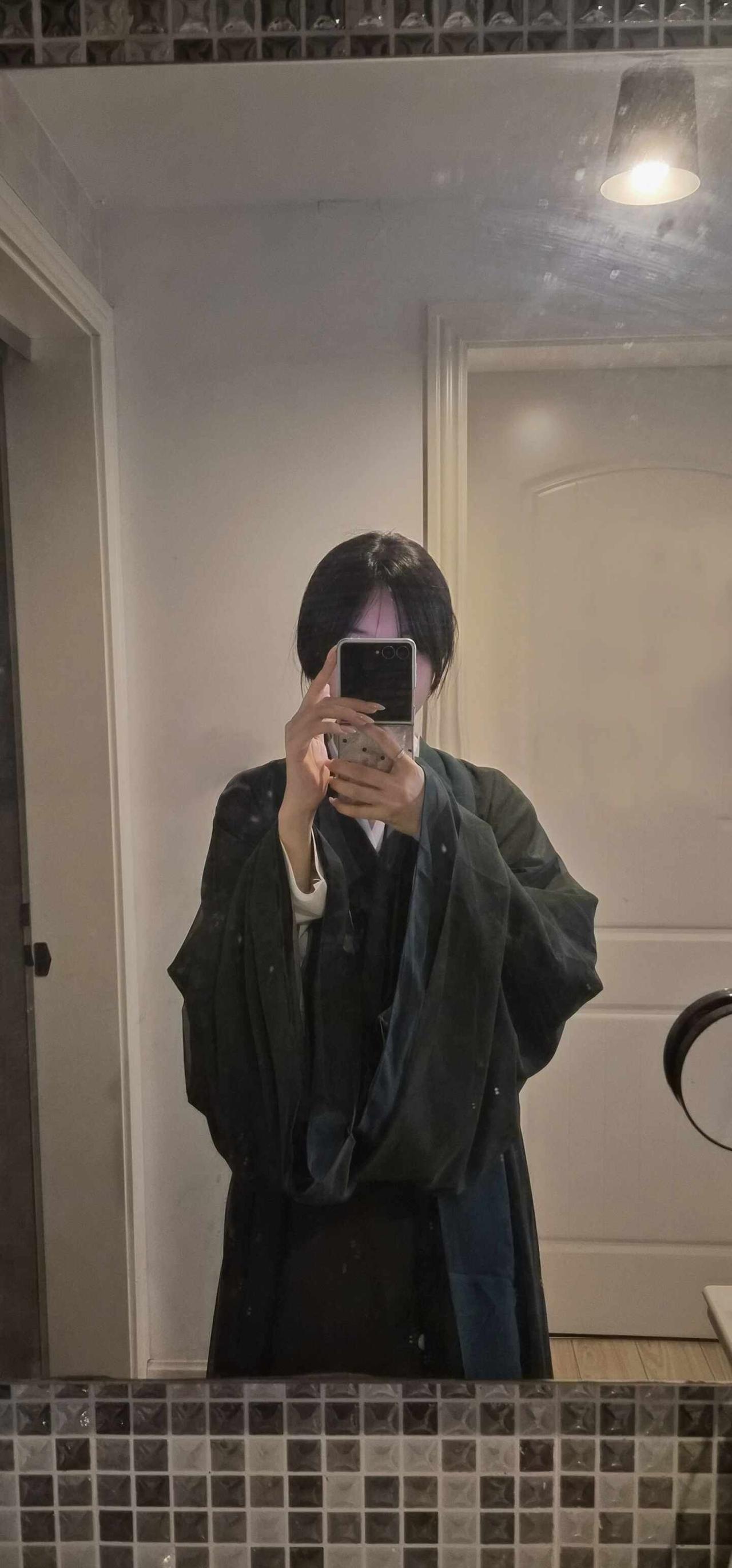李莲花试衣
李莲花 cos试衣莲花楼