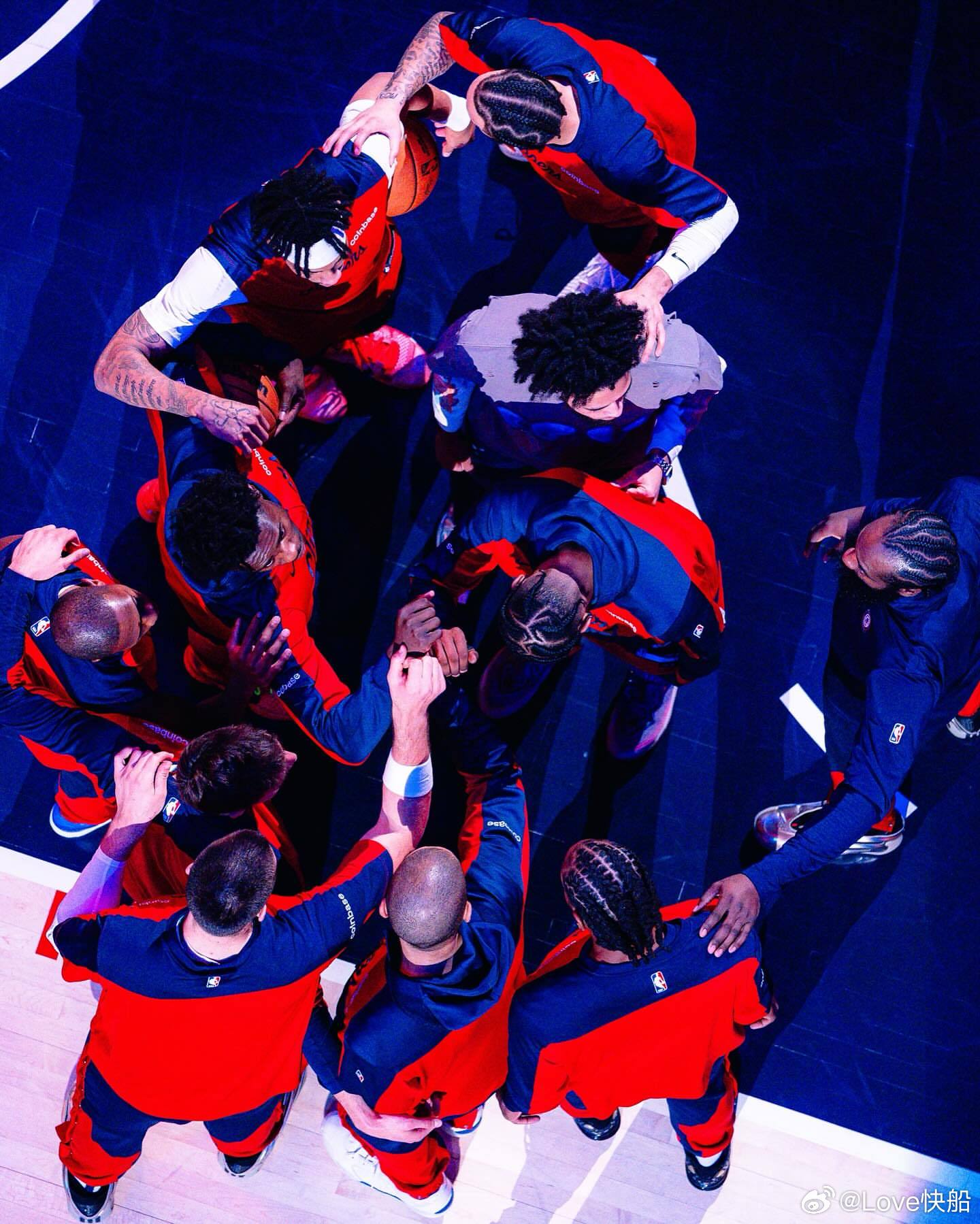 快船目前28胜31负排名西部第9，常规赛只剩最后21场，去年最后21场，你们知道