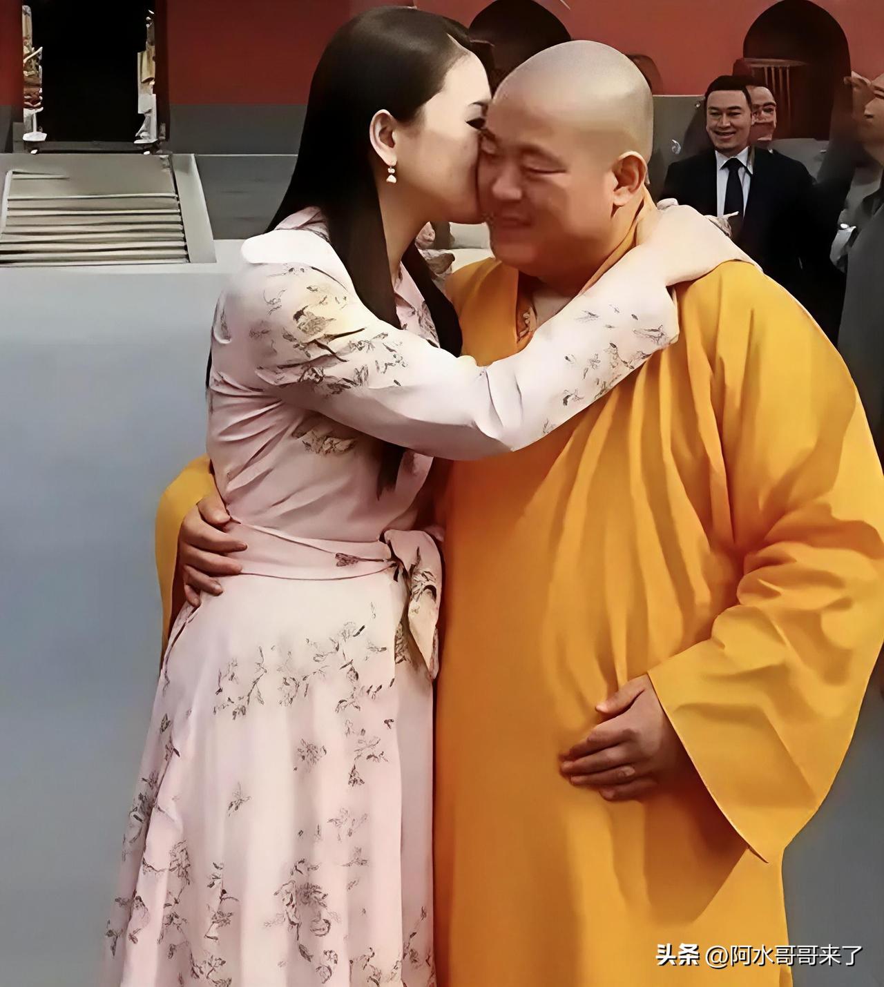 释永信自己捞钱、找情妇，四大皆不空、六根不清净，却叫你们放下一切！

就跟网上的