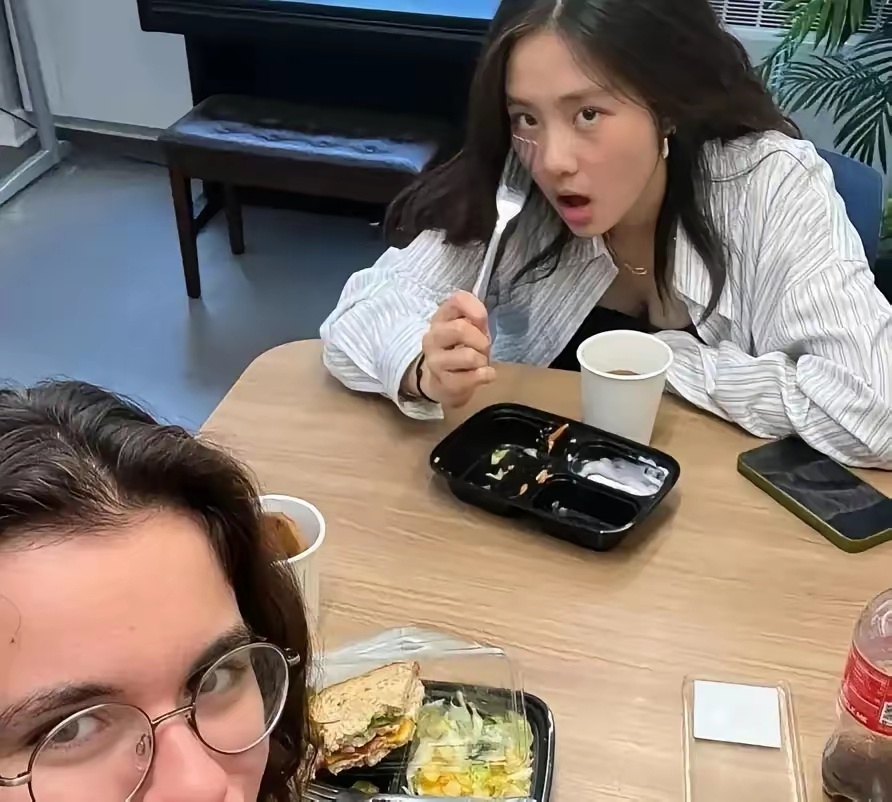 20岁黄多多好漂亮白天鹅养成记 