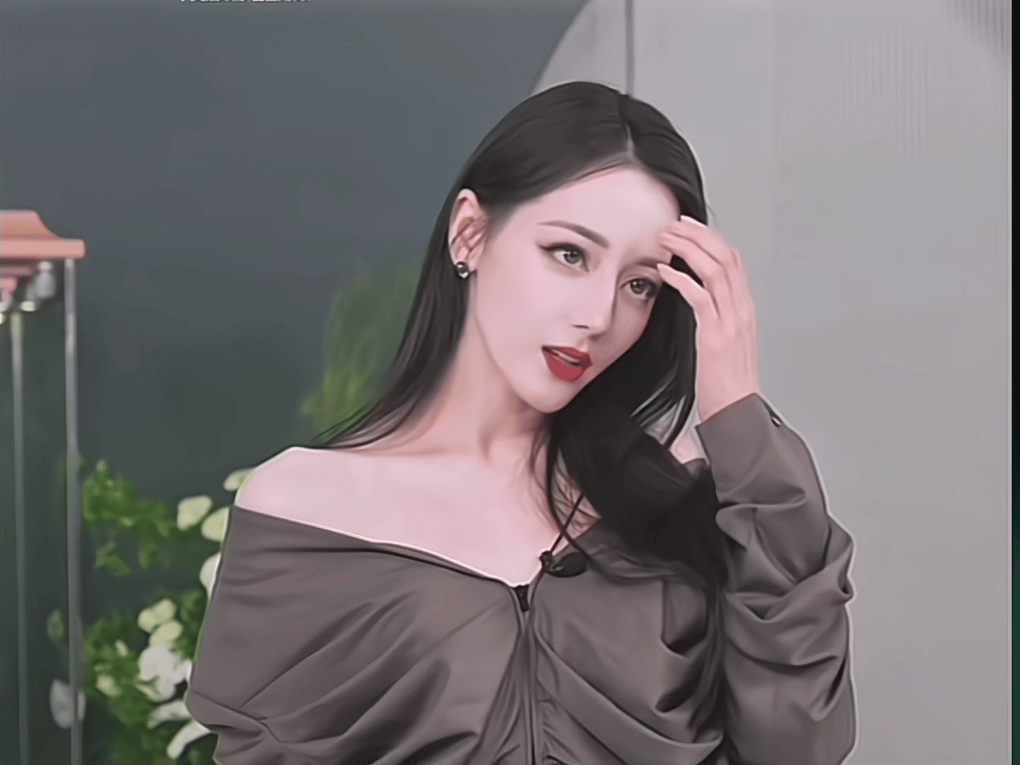 怎么都说闵塔鲨敷衍，这件高定裤装很帅啊！#迪丽热巴[超话]##迪丽热巴高定裤装l