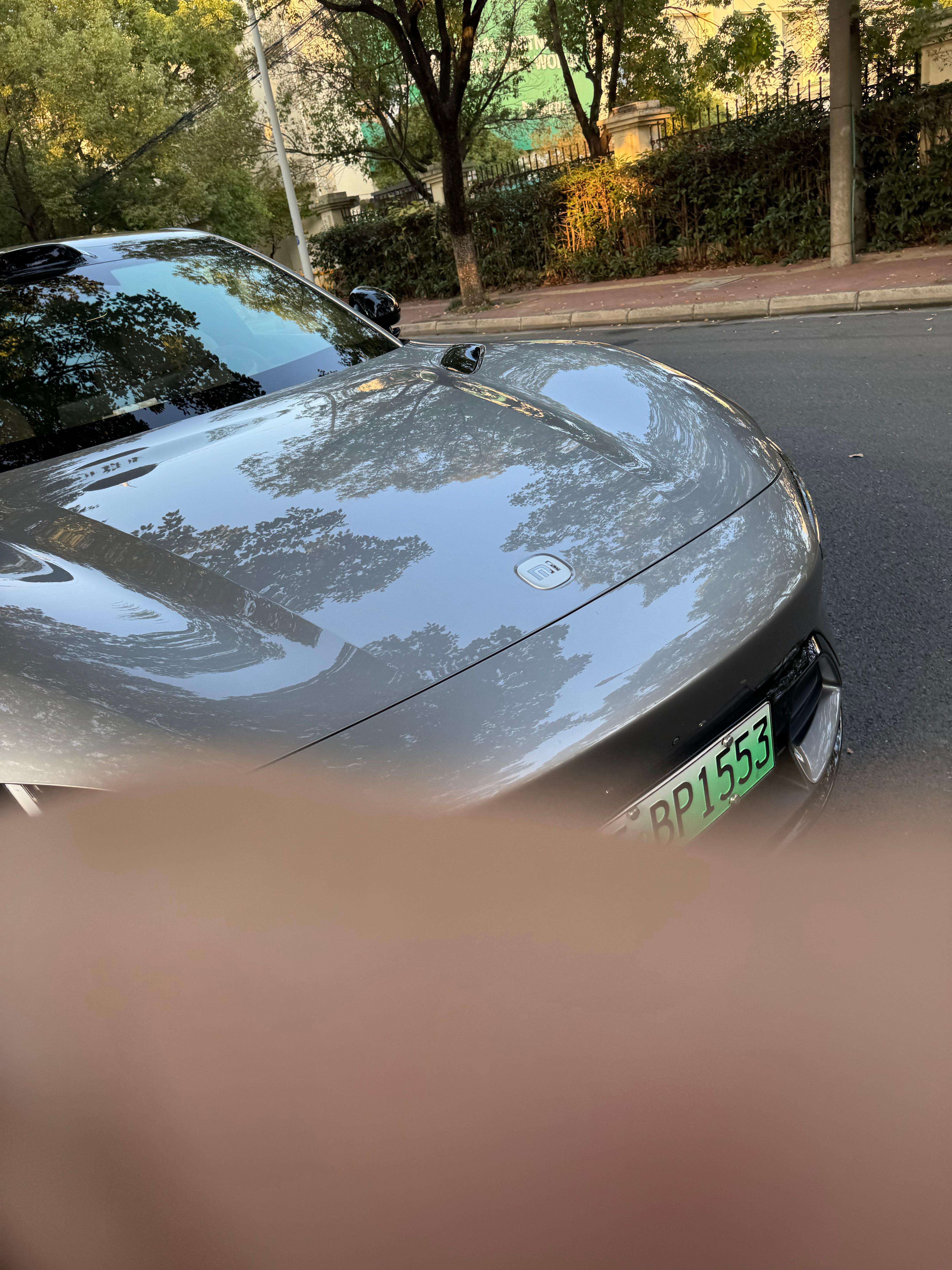 SU7焕新版展车没那么快进店，都是假的小米汽车小米su7