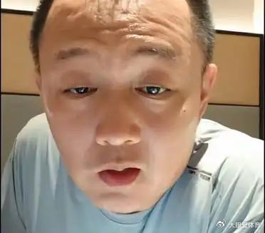 收拾小张本还得看莎莎。为什么今年伦敦世乒赛打的那么火爆，能把张本打成246，只拿