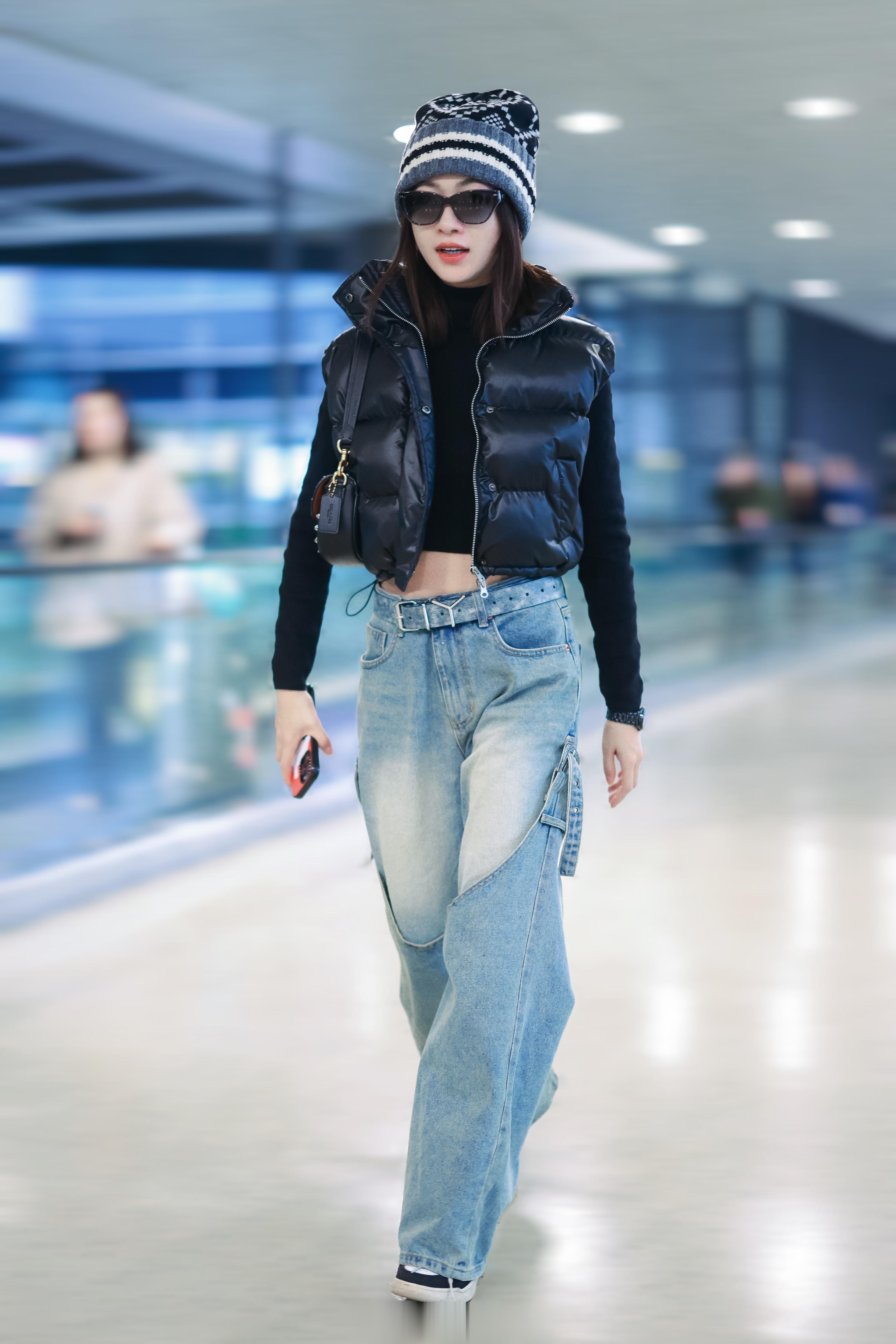 #吴谨言[超话]# 北京✈️上海 ​​​