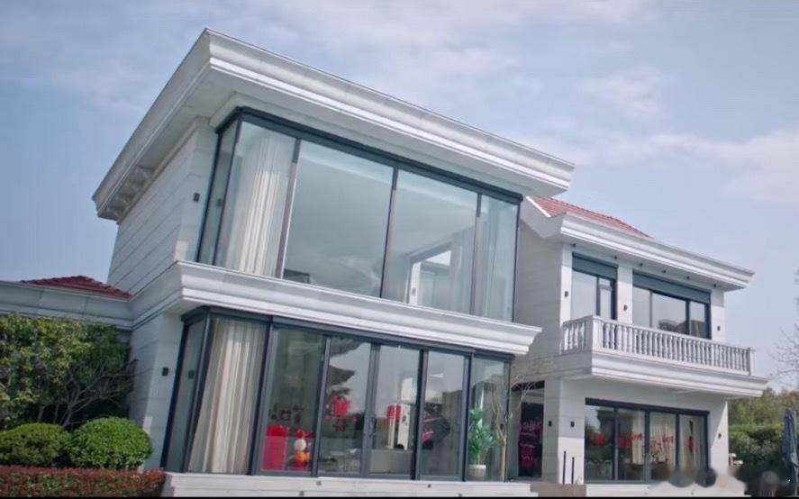 宋威龙 人火了脸也丢尽了都结婚十年了怎么这个喜字还在啊 