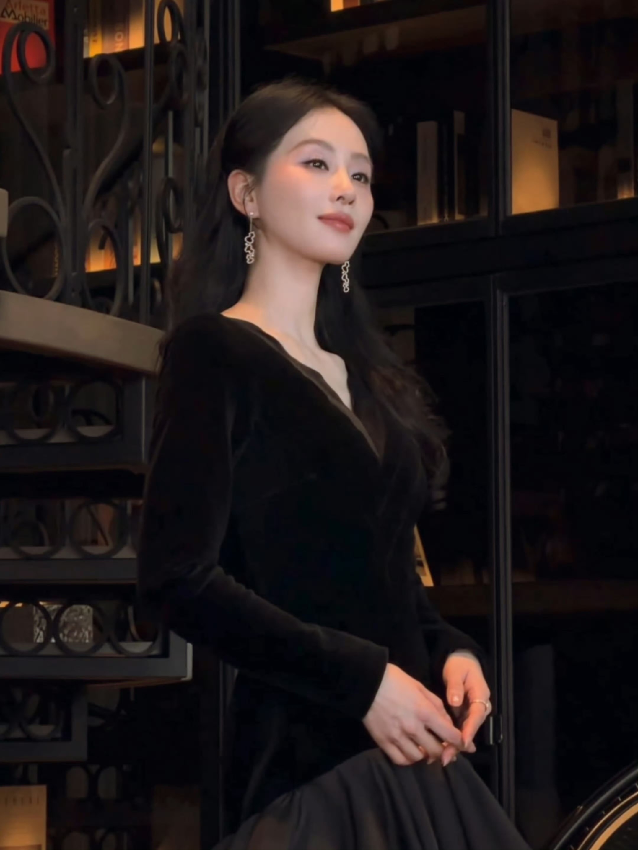 刘诗诗清透蔷薇妆我的妈呀，这身材，这颜值，这状态....好顶[捂嘴哭] ​​​