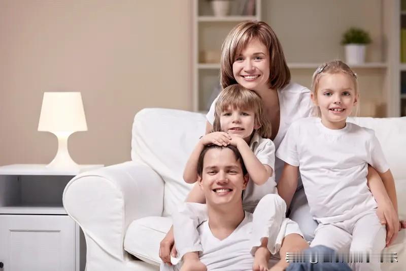 我反复告诫自己，也提醒和我一样焦虑的朋友，先别去想衰老，别去想疾病，别一看到老人