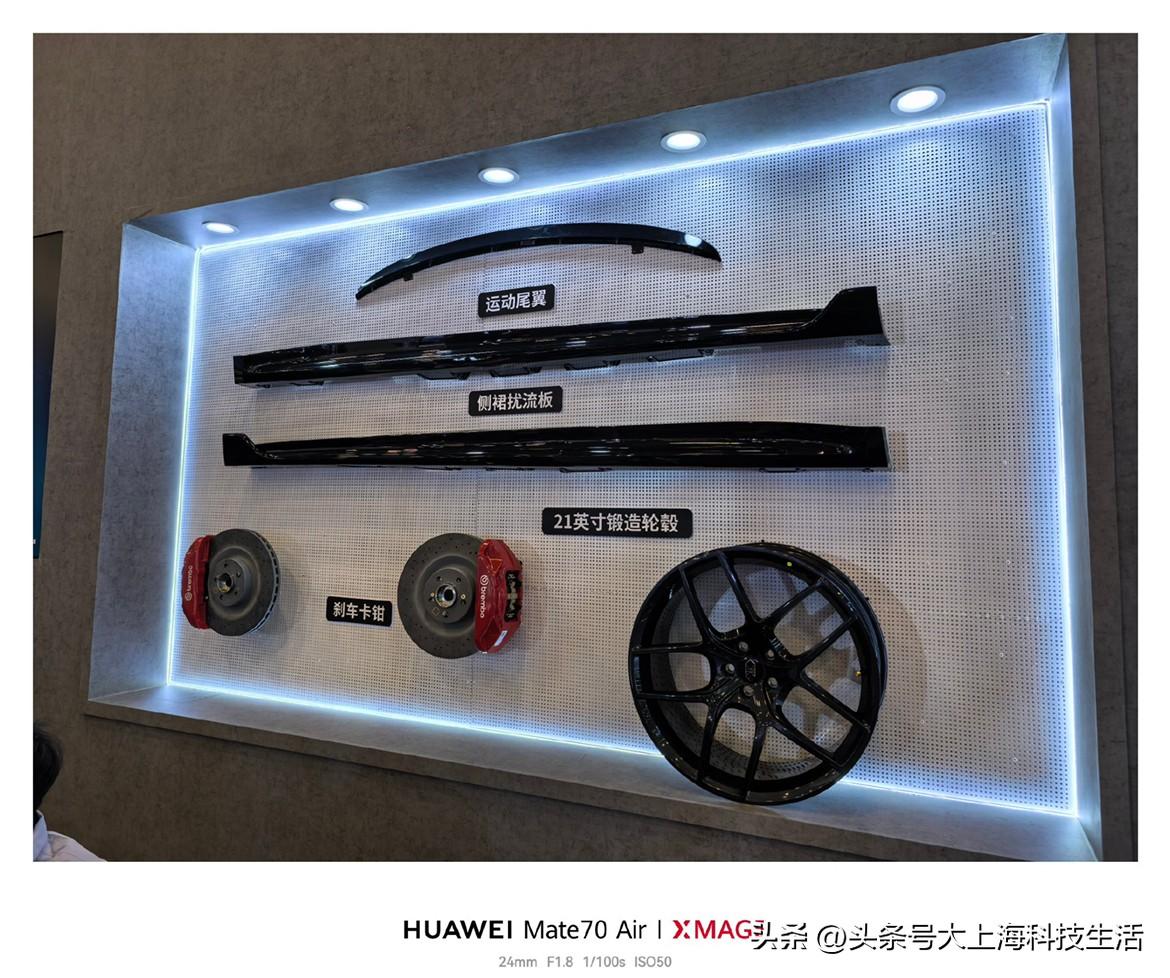 作为智界车主，今天来苏州GT Show真的有点小骄傲！
开智界一年多了，看到自己