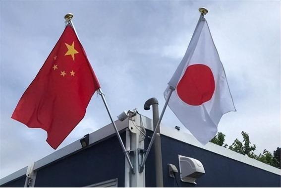 日本亚运签证不给中国免签还涨价五倍，本以为能拿捏中国，结果中国直接甩出四份全主力