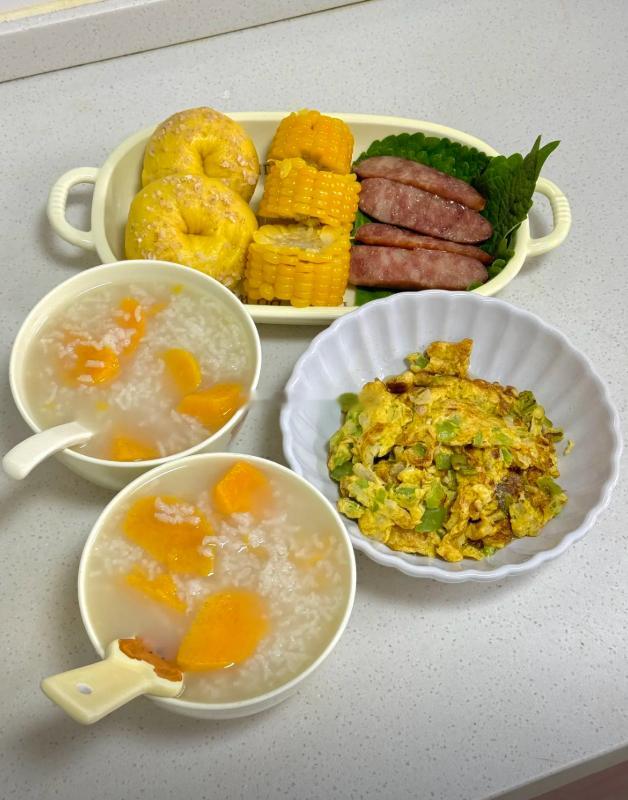 兄弟们早上好，今天一觉又睡到这个点了，看见私信99+的消息，既有感动也有骄傲，感