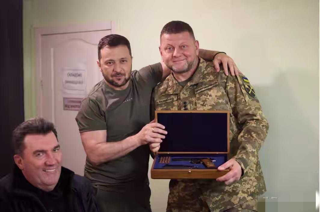 基辅权力角斗：乌克兰政坛已开始“内卷”
 
美俄乌日内瓦谈判进入关键阶段，乌克兰