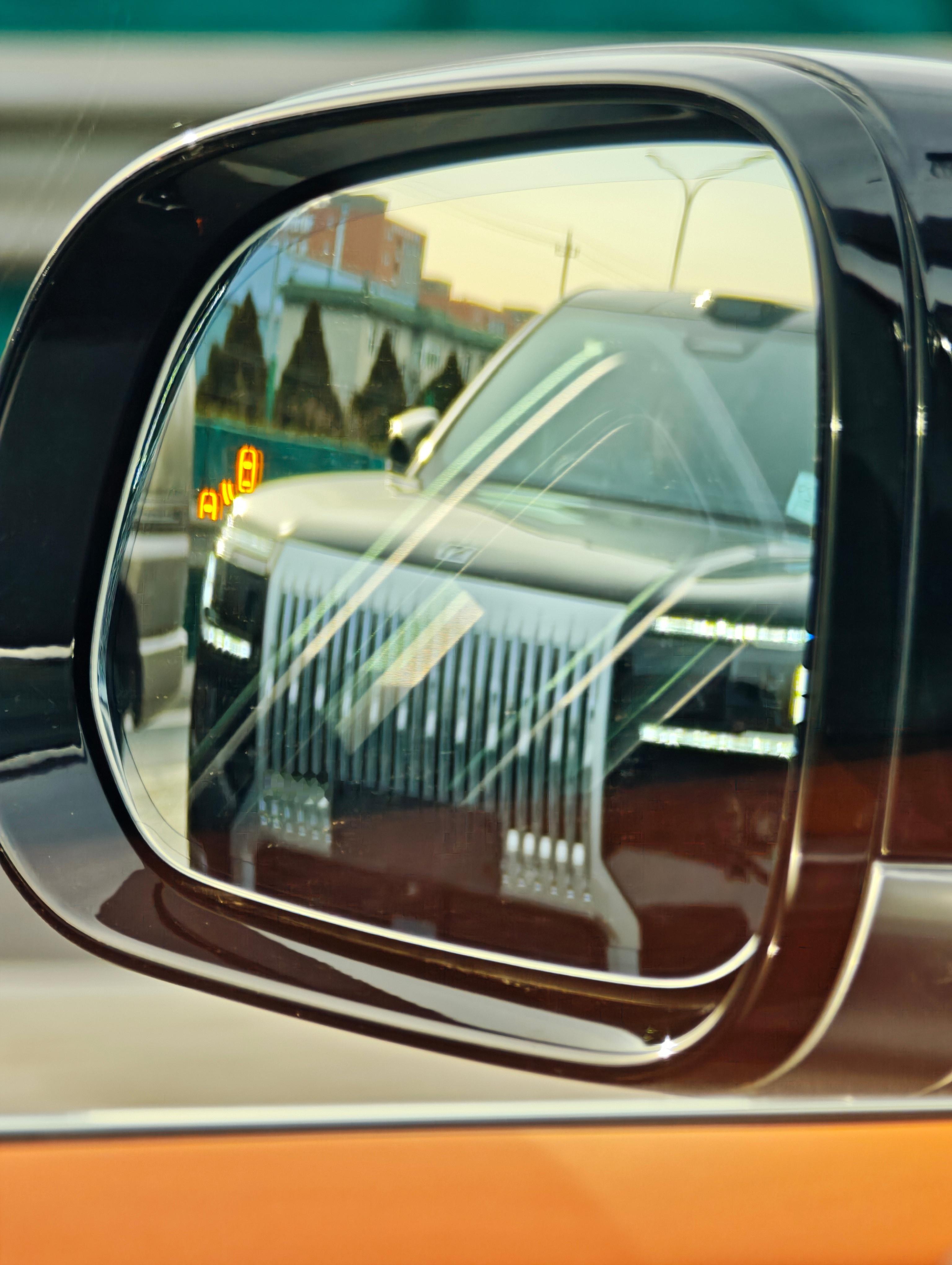 没有技巧就是硬尊极氪9X开在路上真的特显贵气 