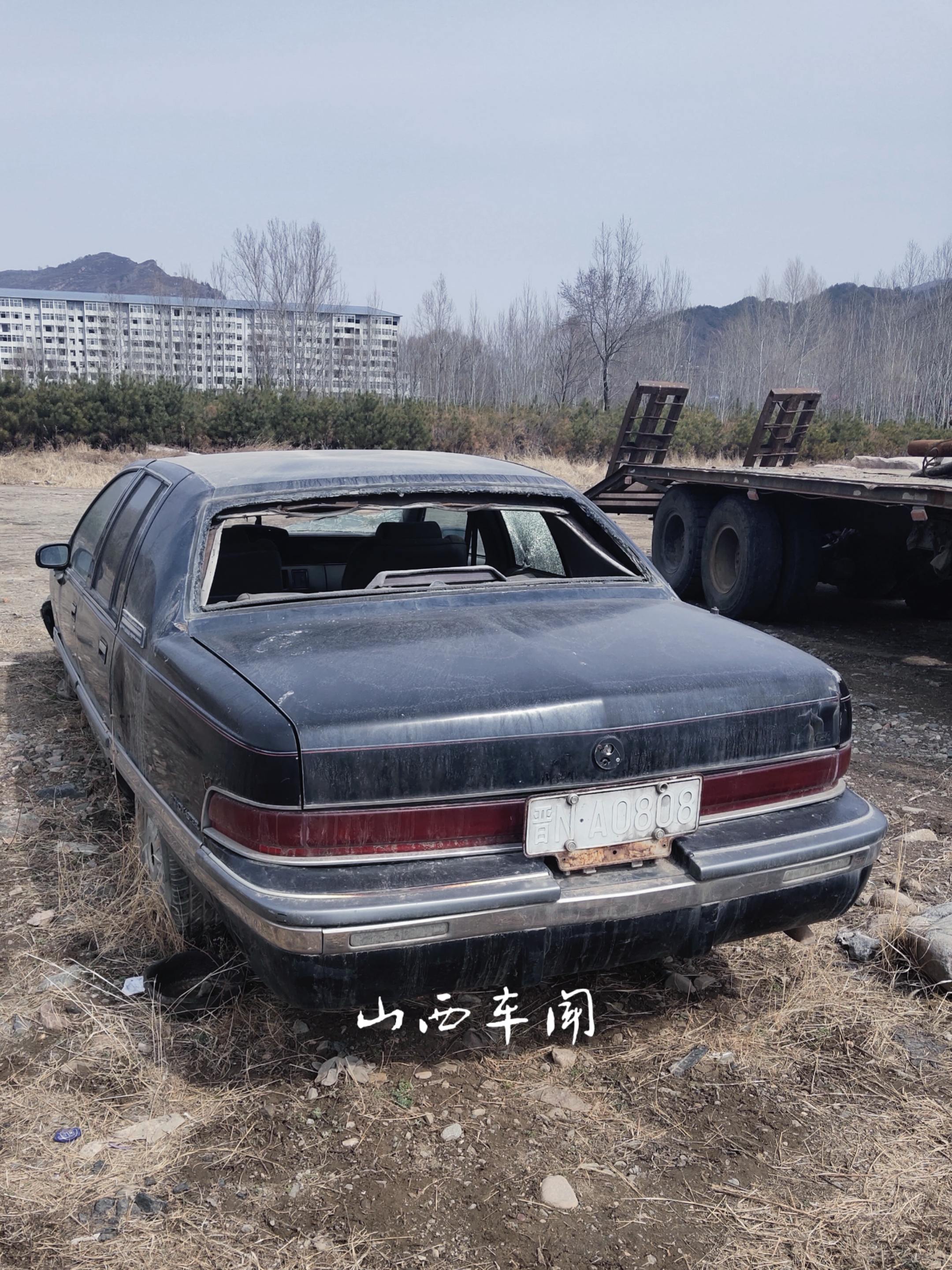 山西黑牌别克路霸。