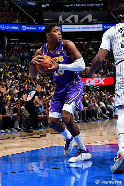 八村垒（右小腿酸痛）和斯玛特（右脚踝酸痛）明日出战成疑！克勒贝尔也升级为出战成疑