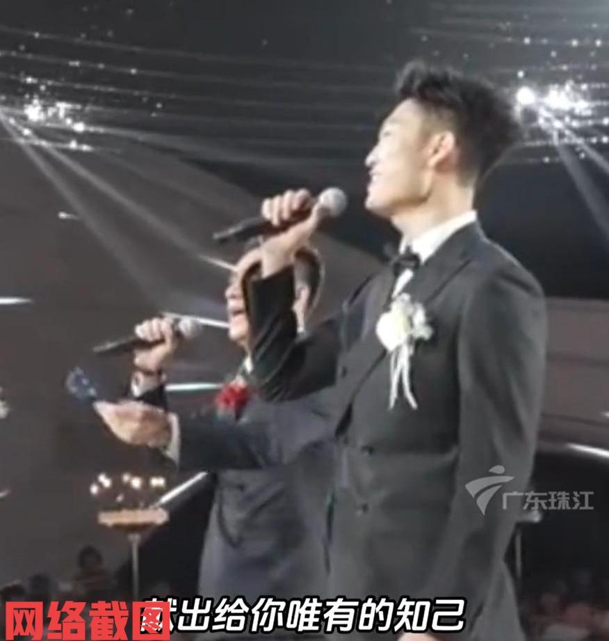 浙江温州在新人结婚现场。

新郎与岳父有合唱谭咏麟的歌《一生中最爱》，表达自己心