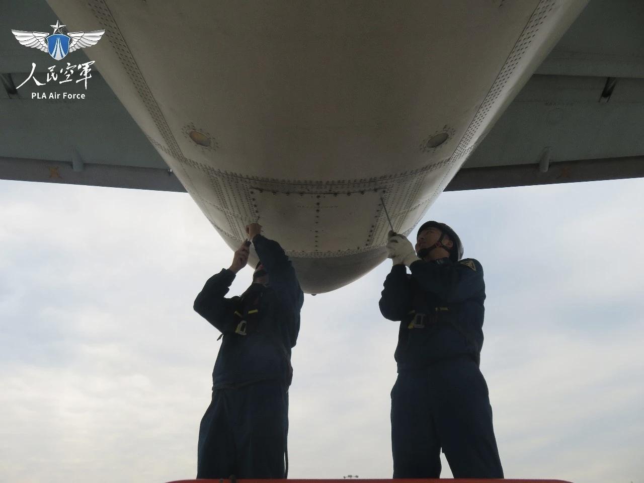 赤水河畔，引擎的轰鸣声在河谷间回荡——那是南部战区空军某部正在展开的一场实战化训