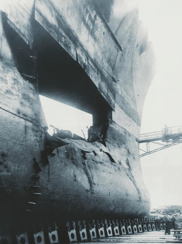 1940年遭英国潜艇击伤的德国格奈森瑙号战列巡洋舰，其真实履历比游戏里的舰娘设定