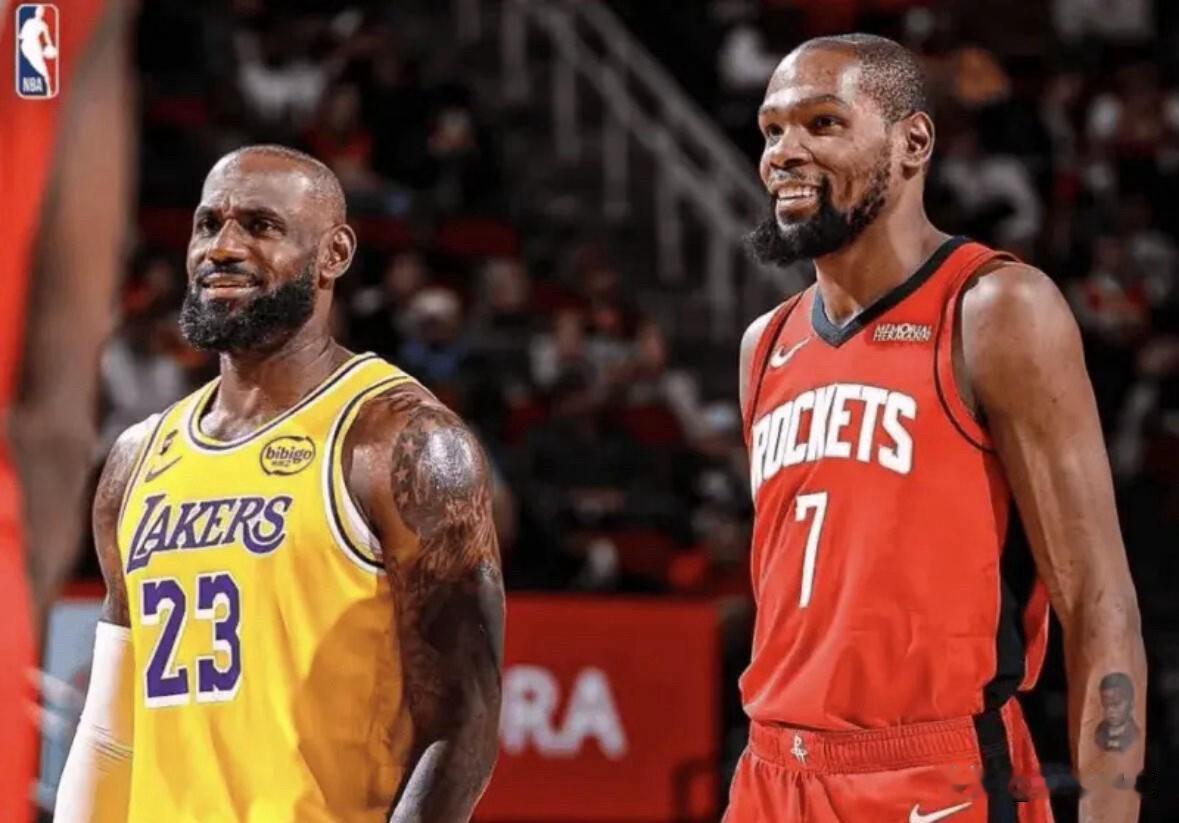 杜兰特现在的弱点是持球就被多人合围夹击，突破路线锁死；想打无球，又全程拿不到有效