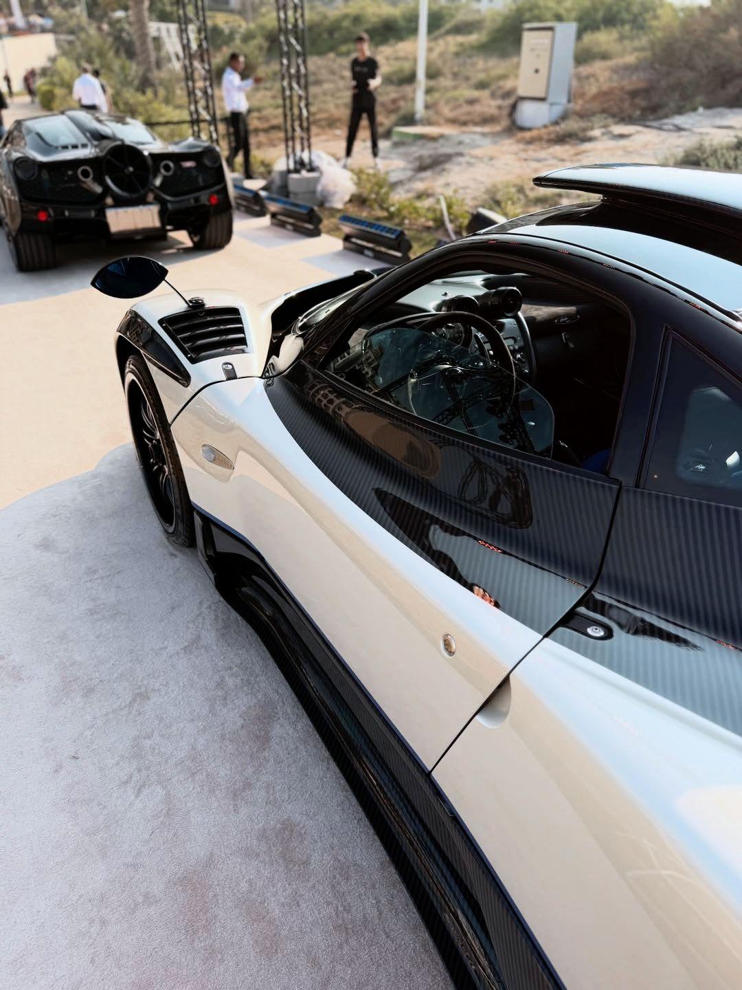 “后来啊，生活饿了，吃了梦想”