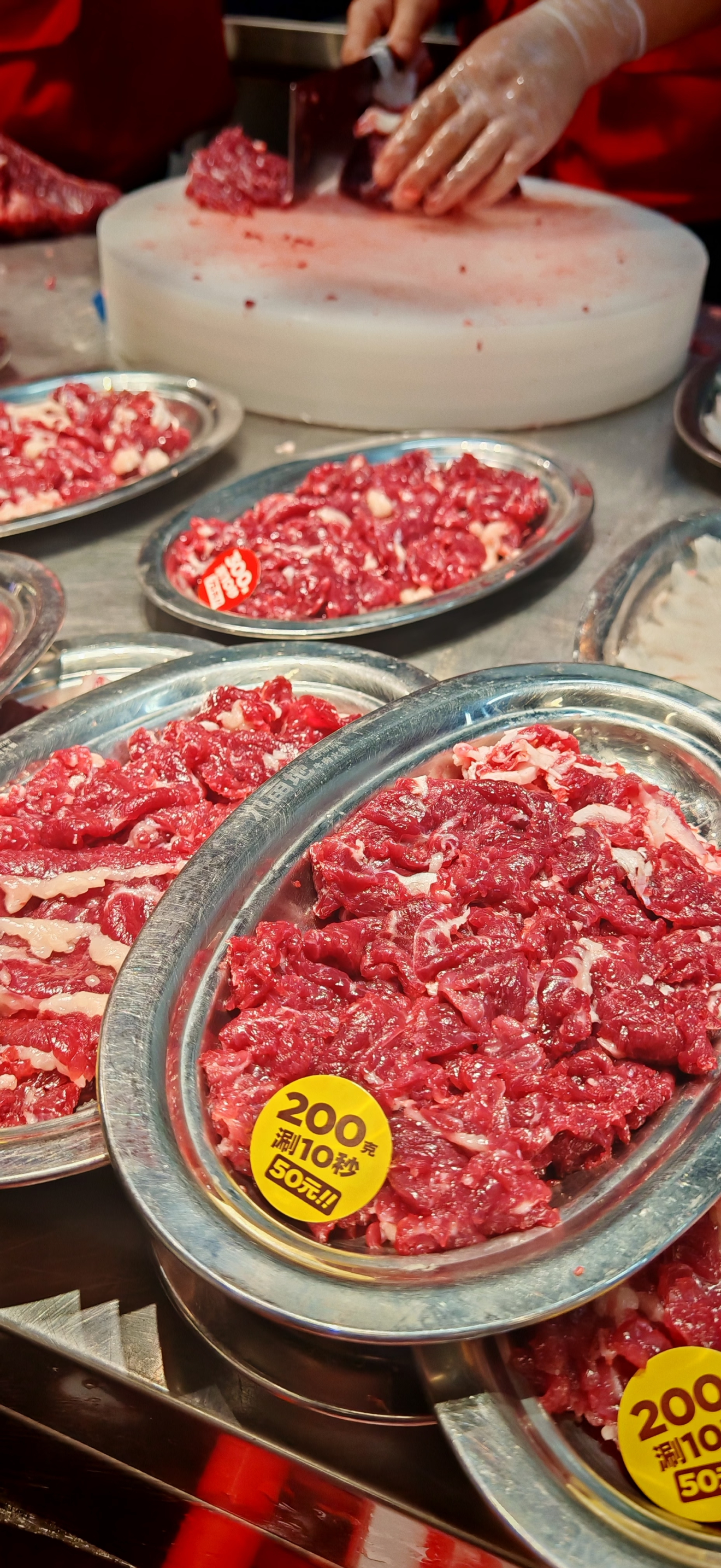 之前工信部车展都是周五，一副“我下班后，哪管洪水滔天”姿态。所以特意趁今天周四跑