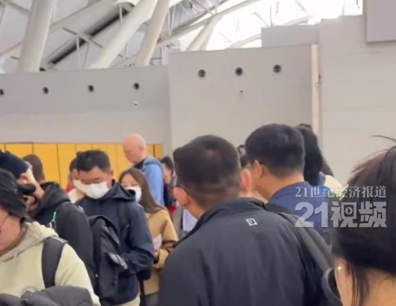 日本机场现回国热潮：华人排长队奔赴归途，家才是最踏实的避风港
 
刷到日本成田、