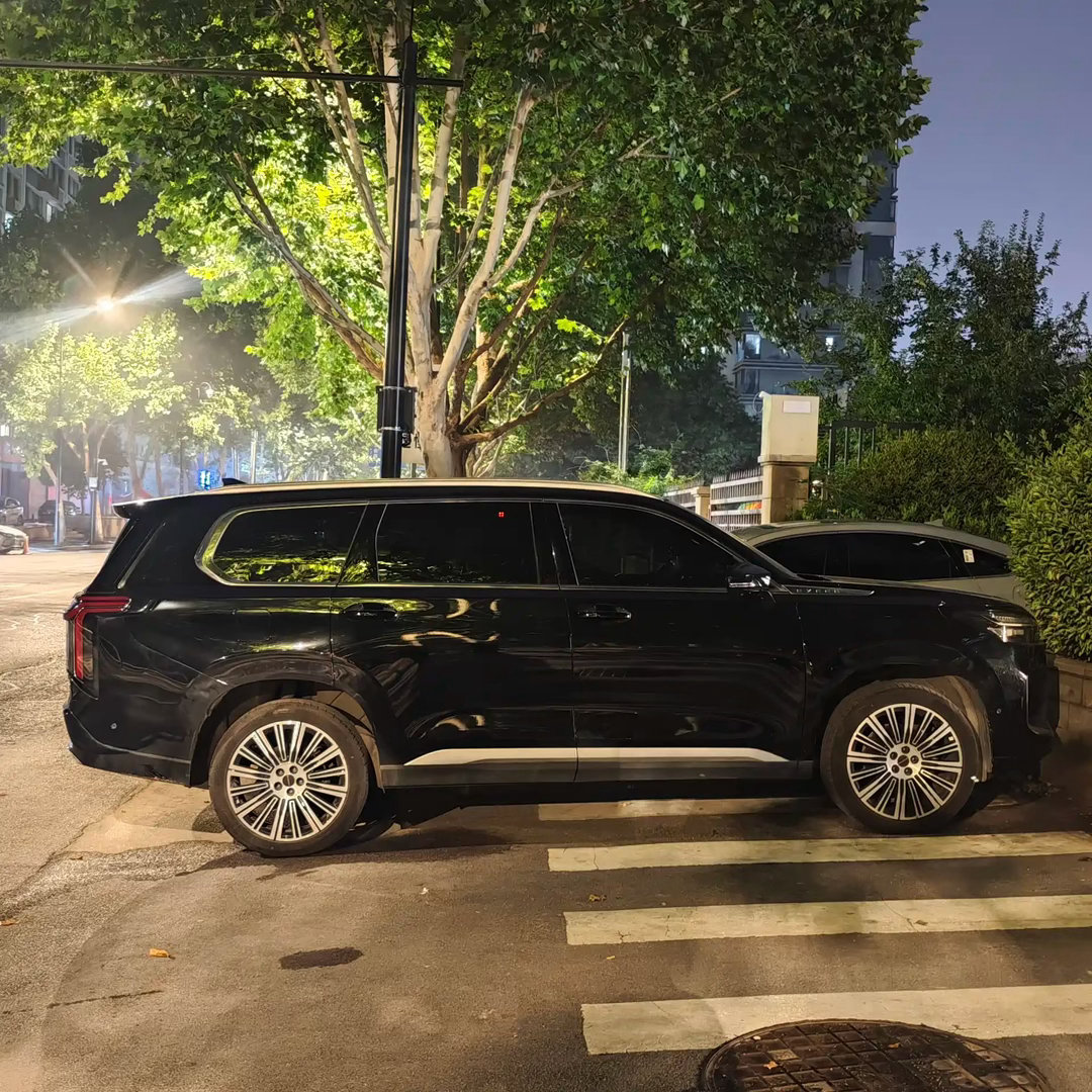 星途揽月燃油版改款2026年9月上市，中大型七座SUV。车身长宽高4970×19