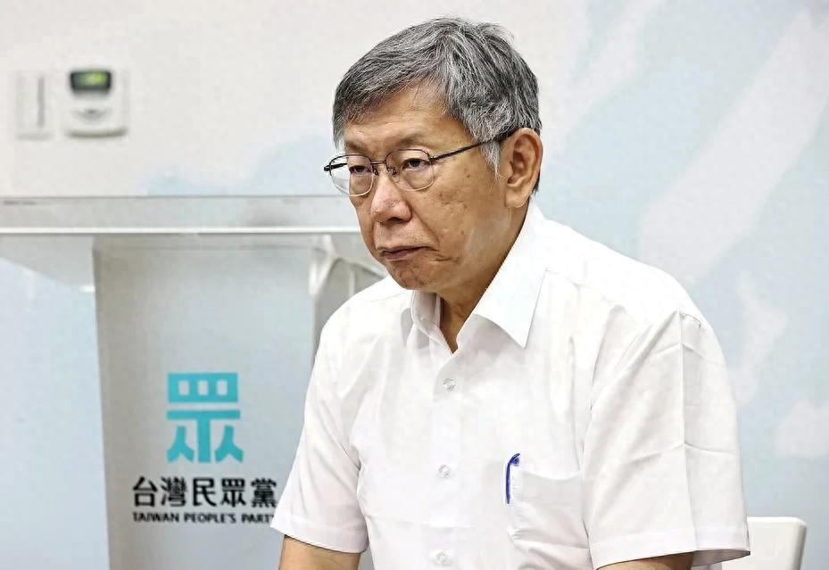 陈佩琪说柯文哲绝对不是中风，柯文哲戴电子脚镮已经8个多月，那脚镮长期让他重心不稳