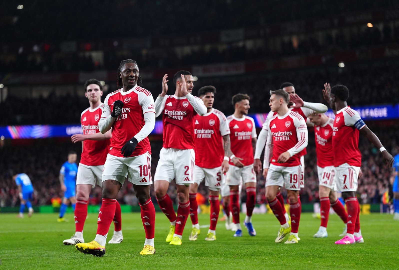 理查兹认为，如果阿森纳在本赛季欧冠半决赛遭遇巴萨，球队将轻松取胜：“阿森纳会击败