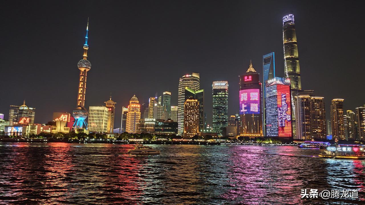 上海黄浦江夜景有多美灯火辉煌溢浦江