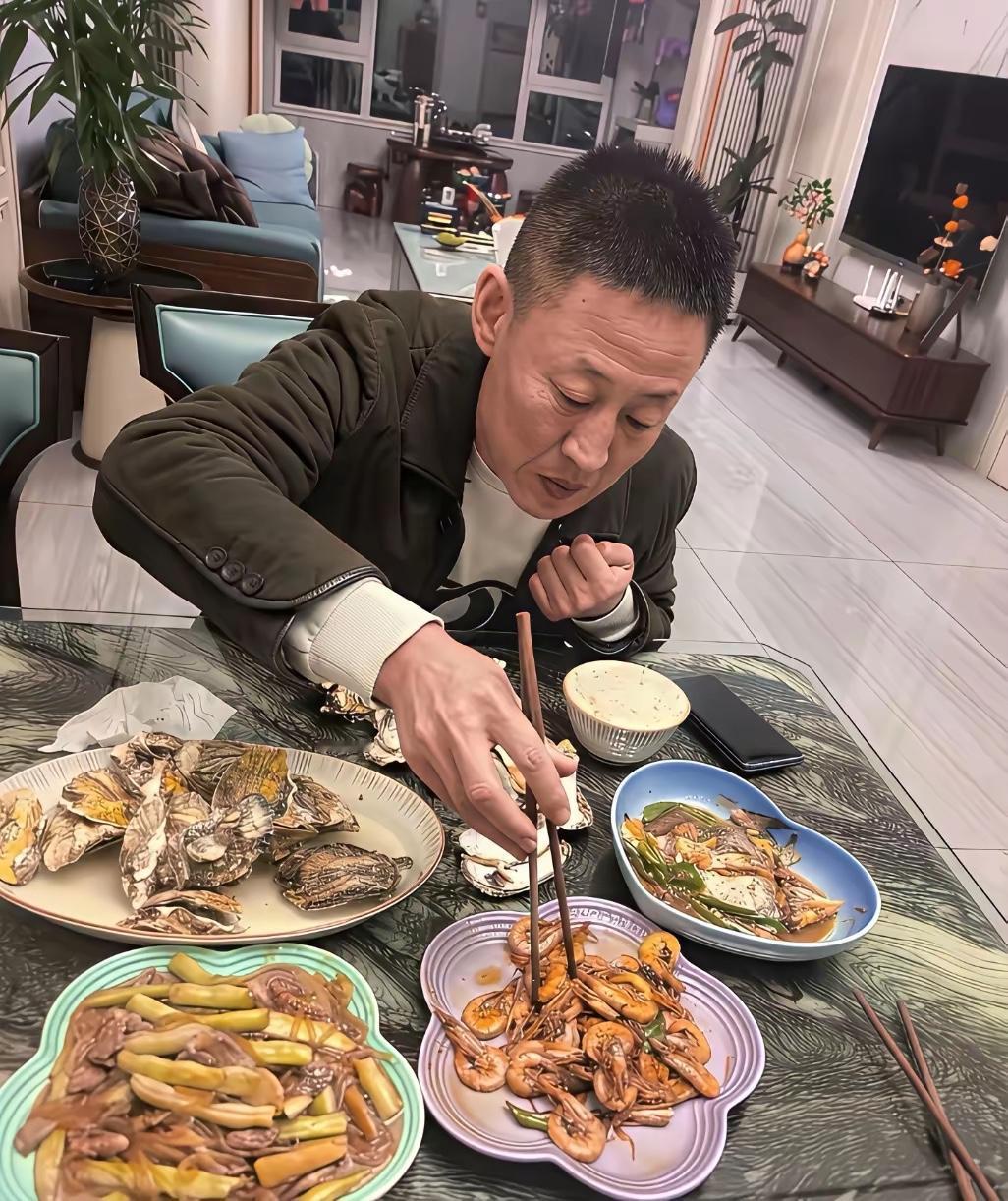 从这顿菜来看，这位大哥在东北什么地位