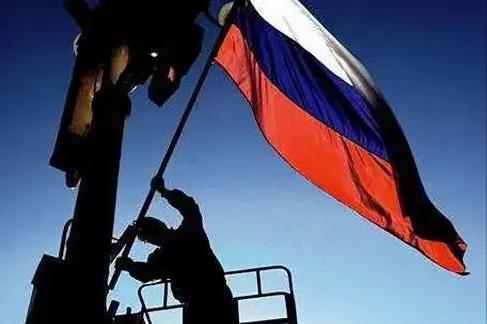 俄罗斯被这场消耗战拖得这么狠，再这么下去会不会亡国？

我跟大家说句实在的，这事