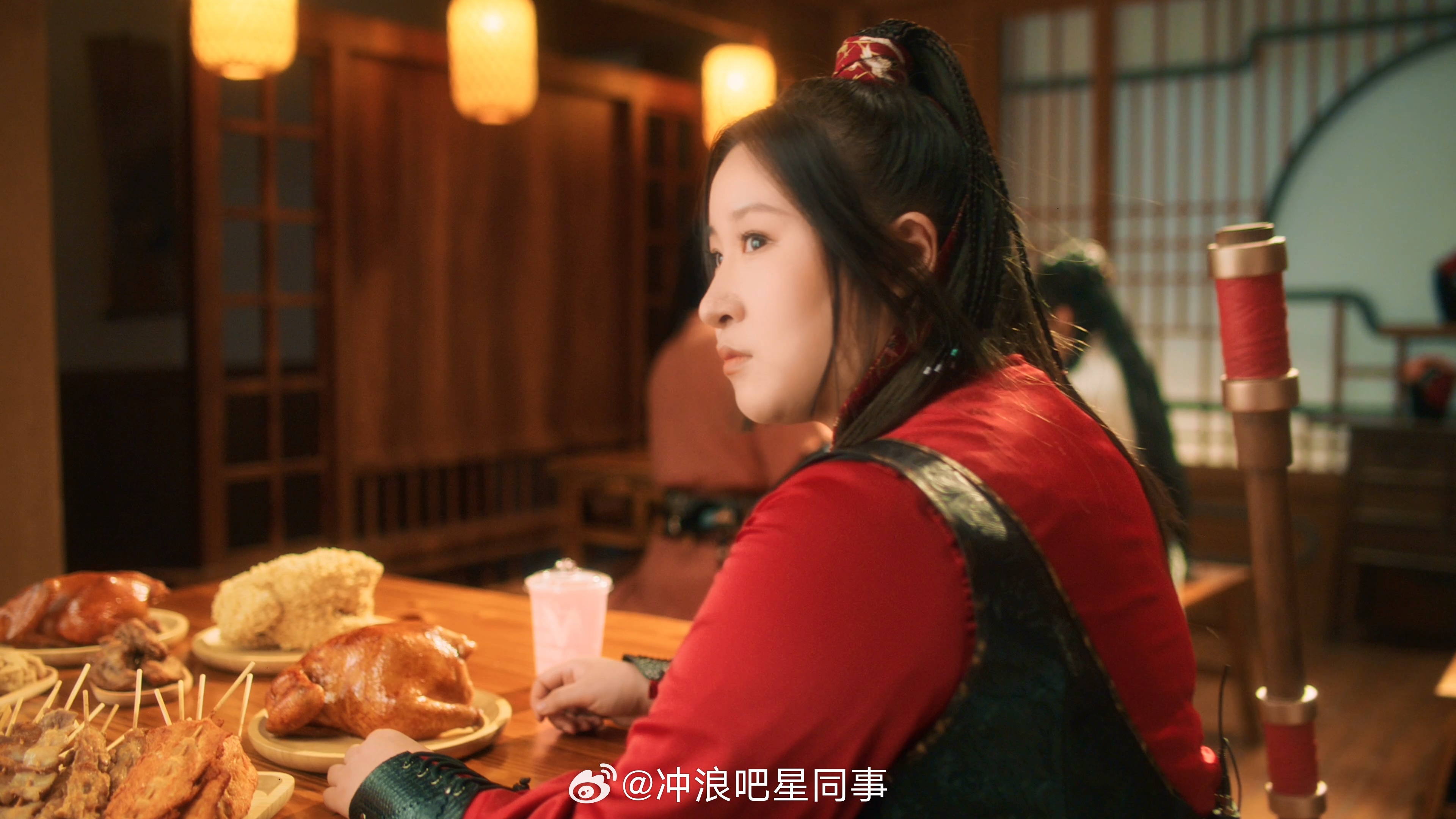锤娜丽莎9块9宵夜太香了 锤娜丽莎变身品牌“宵夜江湖锤价官”，魔性洗脑舞配神级「