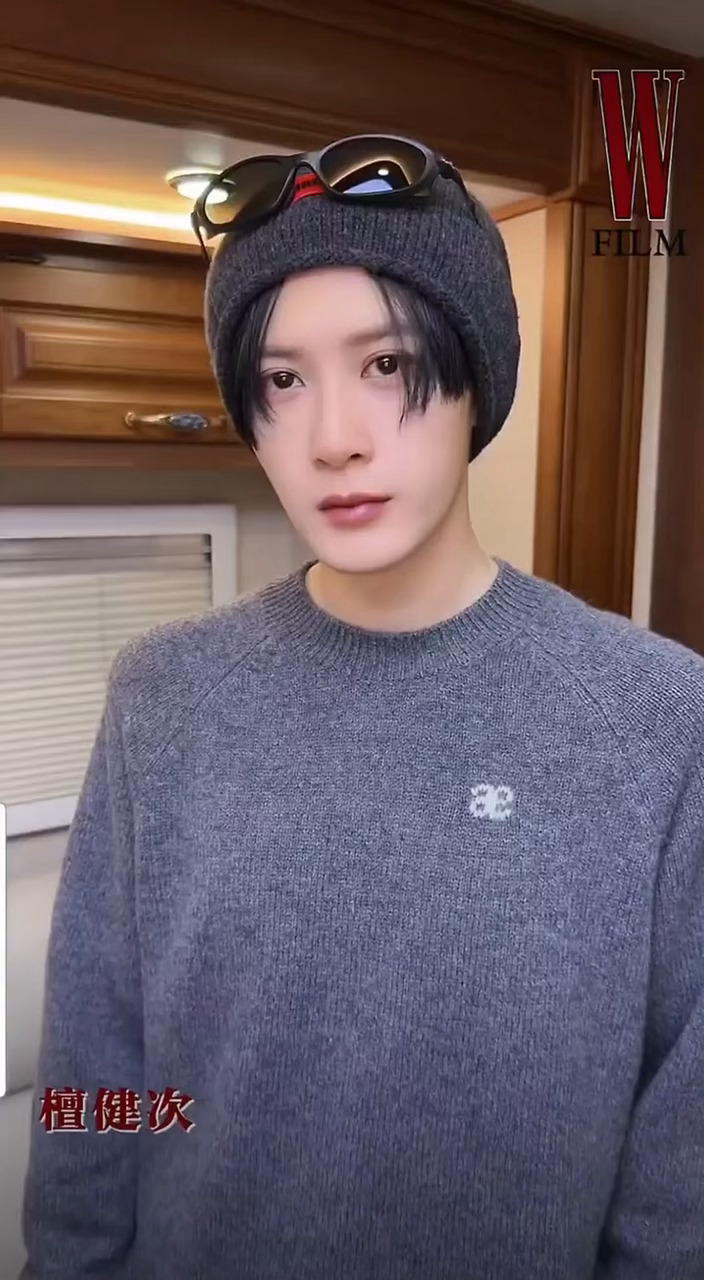 檀健次新鲜vcr 冷帽毛衣健次好嫩好帅 造型好好看 和檀健次一起看电影 