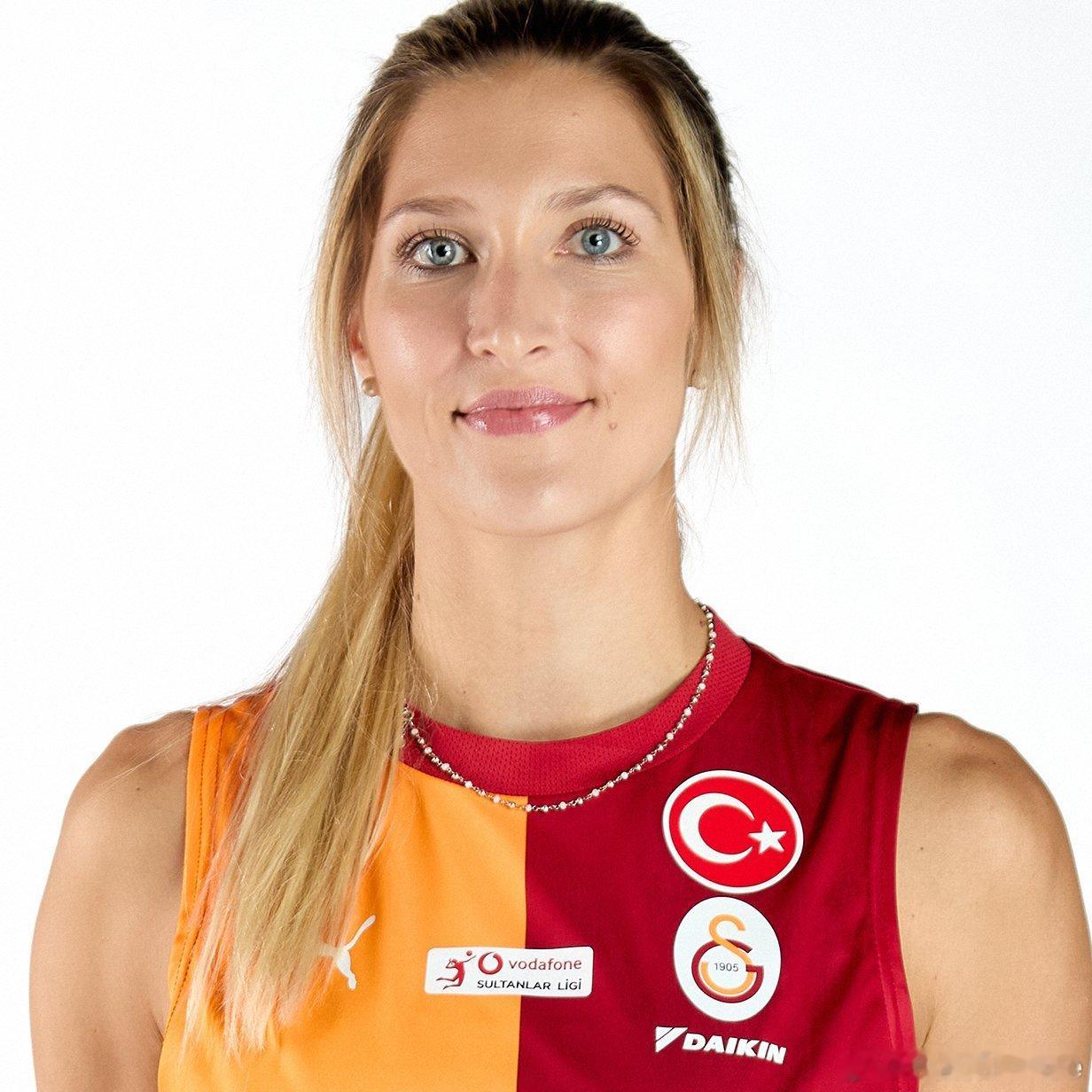 排球 🔵 据转会消息显示，格罗贝尔纳将在接下来的俱乐部赛季比赛中，身披诺瓦拉队