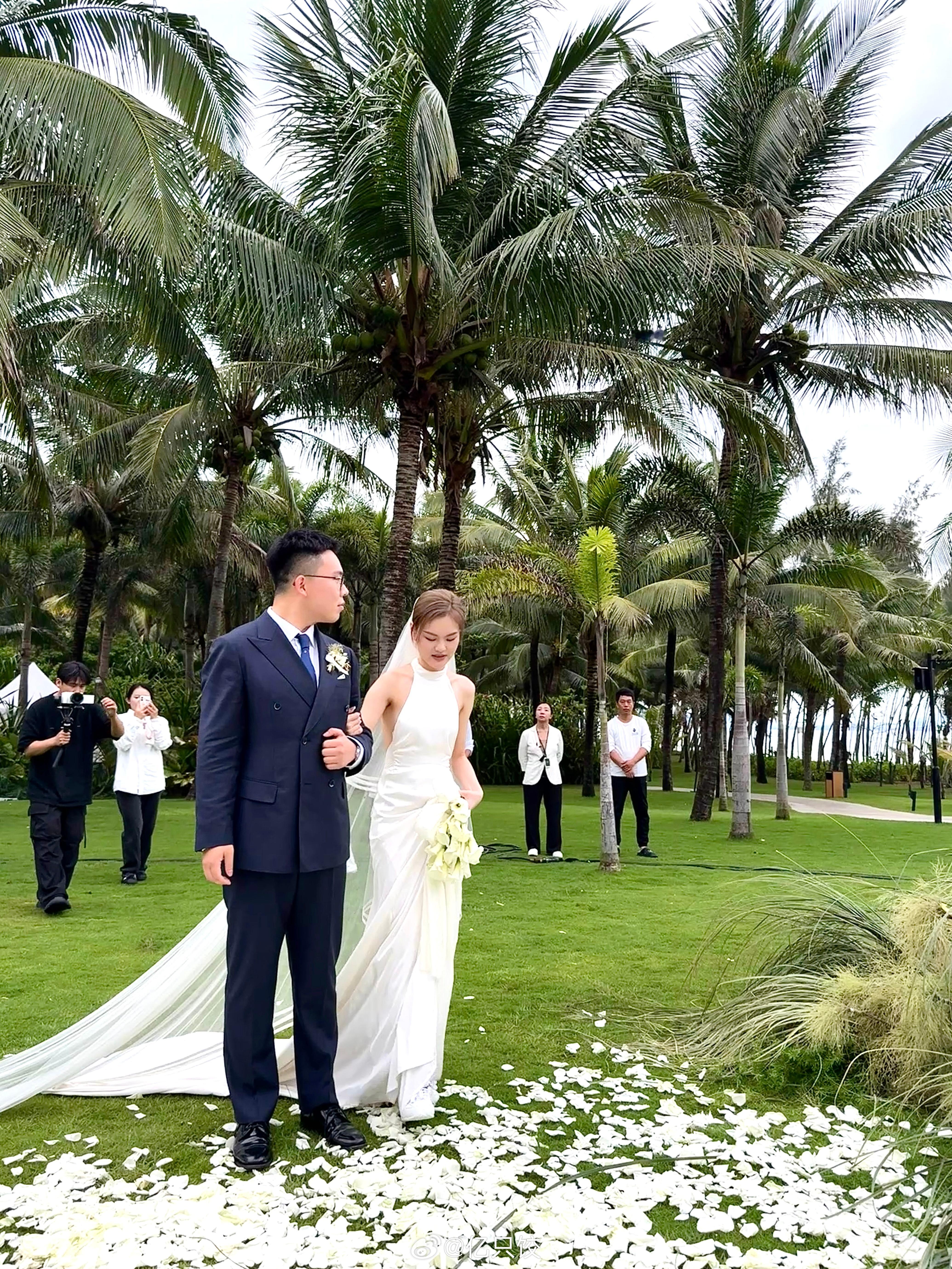 Happy weeding to my Hicol ˚𓇼 𓂂𓈒𓏸🦀☀️