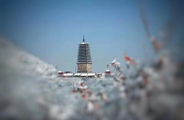 朝阳山凤凰山塔和朝阳市区北塔，小白龙多次爬山拍摄朝阳凤凰山塔，无数次拍摄朝阳北塔